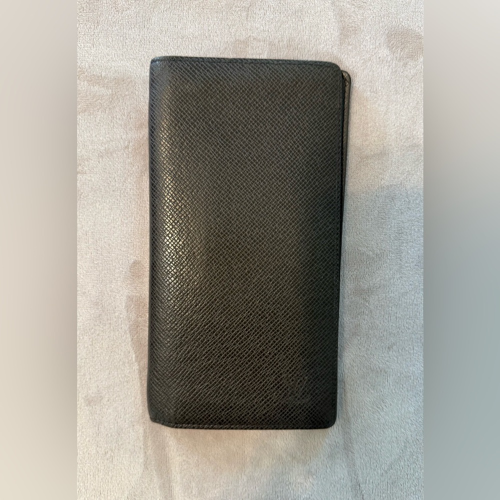 Louis Vuitton Taiga Leather Brazza Wallet- Black
